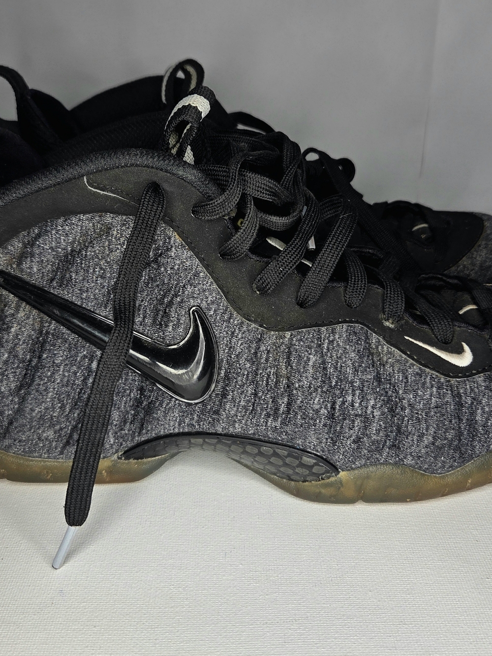 Nike Air Foamposite Pro Mens 7 Grey Black Wool Fleece Lace Up Shoes 624041-007